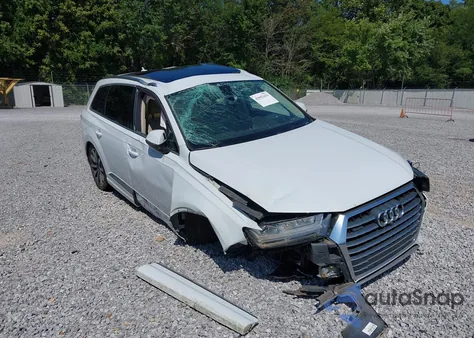 2017 Audi Q7 Prestige z USA, uszkodzony, nr VIN WA1VAAF70HD015447